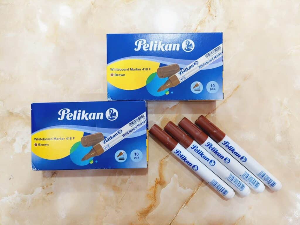 ماژیک وایت برد پلیکان قهوه‌ای