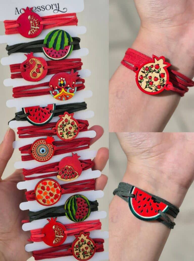 دستبند یلدایی پلاک چوبی انار 