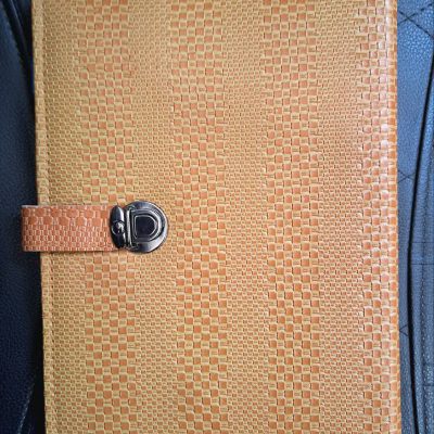 کلاسور 26 چرم زبانه قفلدار سایه